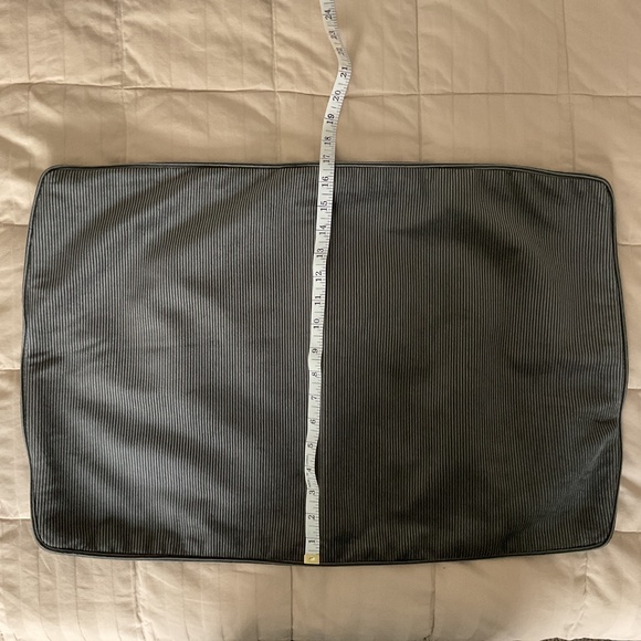 4 Ribbed Velour like pillow sham cases - Picture 3 of 5